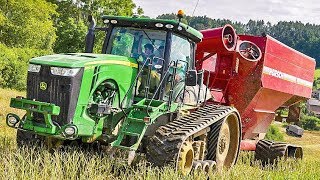 CLAAS LEXION 780 Mähdrescher  JOHN DEERE 8360 RT Raupen Traktor  HORSCH Überladewagen  HARVEST [upl. by Nibas185]