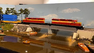 Florida East Coast Railway HO Scale CustomPainted SD402s Pull Port Train [upl. by Ana]