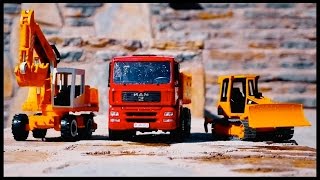 Tolle Spielzeugautos  Bagger Bulldozer und Kipplaster machen eine neue Straße [upl. by Carrol]