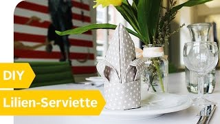 Servietten falten Die Lilie – DIY Anleitung  Roombeez – powered by OTTO [upl. by Qerat]