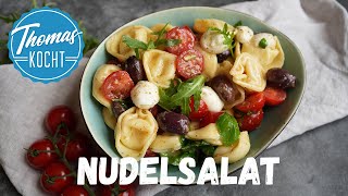 Nudelsalat mediterran mit Tomaten und Mozarella  Tortellinisalat [upl. by Einaled]