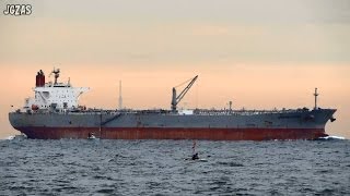 船 AFRAMAX RIVIERA Crude oil tanker 原油タンカー Tokyo Bay 東京湾浦賀水道 2013DEC [upl. by Marie739]