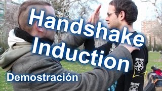 APRENDER A HIPNOTIZAR  Handshake induction 1  DEMOSTRACIÓN  TUTORIALESDEHIPNOSISCOM [upl. by Sew]