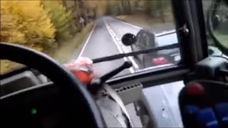 Un conducteur de Mercedes énervé se fait punir [upl. by Ynoep697]