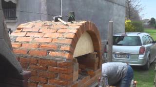 Forno a legna artigianale [upl. by Yblok]