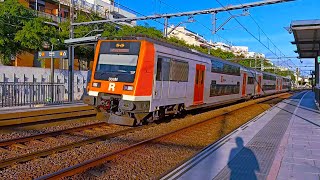 🚉 RENFE 451 entrando en SITGES Rodalies Barcelona [upl. by Yleek883]