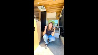 Maggie prend possession de sa LIV chez VanLife MTL [upl. by Einnep]