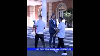 Carvajal y su frío saludo a Pedro Sánchez se hacen viral [upl. by Hofmann1]