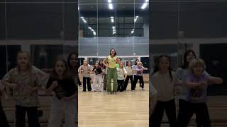 Маленькие бананчики 🍌 dance танцор dancer реакция [upl. by Atikin]