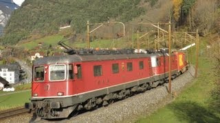 Bahnverkehr in Erstfeld am 201110  Re 66 im Schubdienst [upl. by Ciccia972]