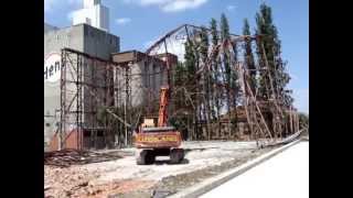 Afbraak loods IJzerland demolition industrial complex [upl. by Ahtnamys]