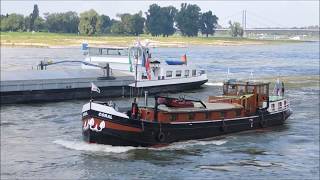 umgebautes Frachtschiff CORAL auf dem Rhein bei Düsseldorf Archivvideo [upl. by Nolur329]