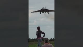 Low Landing Vulcan XH558 shortsvideo aviation plane [upl. by Rae998]