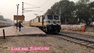 KumbhaUpasana SF Express Departed from Dildarnagar Railway Station with Quick Acceleration 🔥🔥 [upl. by Assilanna229]