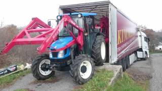 Démarrage de vieux tracteurs et camions qui nont pas tourné depuis 25 ans Bruit moteur incroyable [upl. by Emil148]