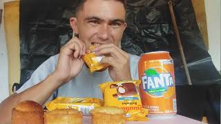 ASMR bolinhos e refrigerante de laranja asmr asmrfood asmrsounds [upl. by Noloc]