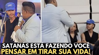 Jessé Aguiar recebe forte profecia em igreja e confessa Jesus como Senhor e Salvador [upl. by Constant]