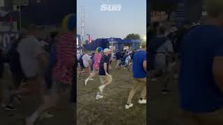 Fans sprint to Ryder Cup first tee to get a good spot [upl. by Eahsat]