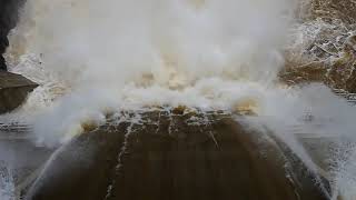 Hinze Dam Stepped Spillway Operation in January 2013 [upl. by Aserehtairam]