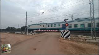 TRANSITO DI UN REGIONALE E UN FRECCIAROSSA ETR500 AL PASSAGGIO A LIVELLO DI FASANO  ɅNDREɅUS TRENI [upl. by Neroled]