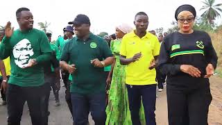 MWANDINGAUmati mkubwa wa wanachama wa CCM wajitokeza kumpokea Mwenyekiti wa UVCCM mkoa wa Kigoma [upl. by Lori]