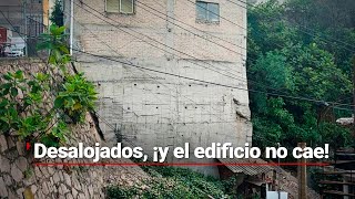 SIGUE EL RIESGO EN NAUCALPAN  Un edificio tiene un mes cayéndose ¿y mientras Todos desalojados [upl. by Cirek217]