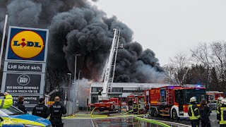 Großbrand in ErkrathHochdahl  Riesige Rauchwolke kilometerweit sichtbar  21122020 [upl. by Danialah]