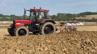 Straight Piped Case 1056XL Roaring Away Ploughing [upl. by Badr]