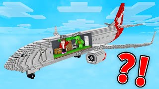 Mikey and JJ Survive Inside an AIRPLANE in Minecraft Maizen [upl. by Atneuqal195]