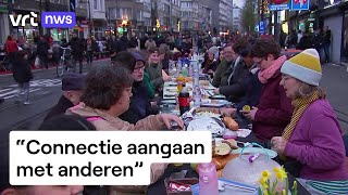 Ramadan en Pasen brengen duizenden mensen samen aan tafel van 2 kilometer lang in Borgerhout [upl. by Ardnic]