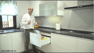 Cocina blanca moderna EN FORMA DE U CON PERSIANA encimera de granito [upl. by Eissolf]