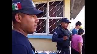 POLICIA EN ESTADO DE EBRIEDAD MANOSEA A UNA MUJER EN TEHUACAN PUEBLA ES DETENIDO [upl. by Okimuy]