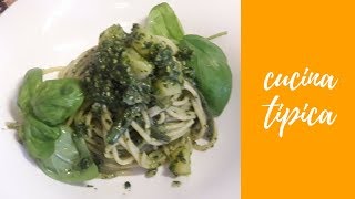 Come preparare gli spaghetti al pesto genovese [upl. by Noraf709]