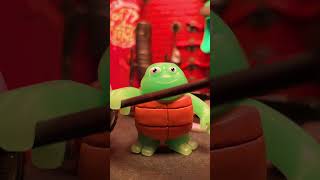 De jonge Turtlesfiguren crashen hun scooter  TMNT  shorts [upl. by Ordep]