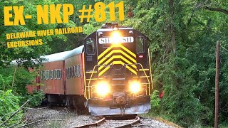 Chasing And Pacing EX NKP High Hood GP9 811 On The Delaware River Railroad Excursions [upl. by Jeavons]