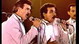 El Gran Combo  Esos ojitos negrosavi [upl. by Arramat624]