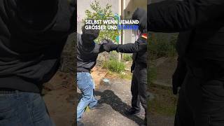 Schwachpunkt Fingergelenke selbstverteidigung polizei reallife [upl. by Nybbor]