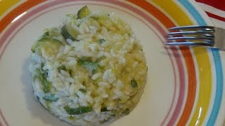 Risotto con zucchine leggerissimo ma molto saporito [upl. by Atihcnoc]