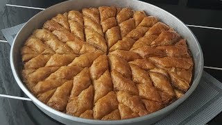 EN KOLAY BAKLAVA YÖNTEMİ BUDUR👌OKLAVASIZ 4 BEZE ILE 1 TEPSİ BAKLAVA YAPIYORUZ👌🎯 [upl. by Ellenig]