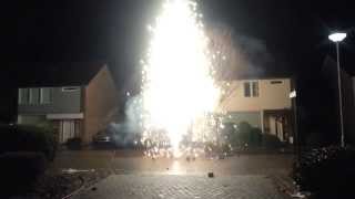 Vuurwerk fontein 10 meter [upl. by Aver119]