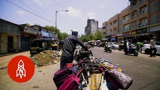 The World’s Best Delivery Service Lunch in Mumbai [upl. by Zsuedat]