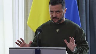 Ukrainischer Präsident Selenskyj verspricht Russland eine quotböse Überraschungquot [upl. by Ramburt126]