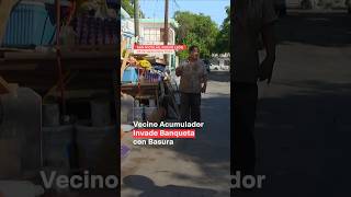 Vecino acumulador invade banqueta y calle con basura y desechos  N Shorts [upl. by Chrystal]