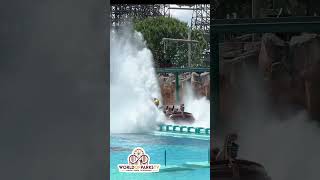 Atlantica Supersplash Europa Park 2024 shorts Abkühlung bei Hitze Nass im Freizeitpark – Wasserbahn [upl. by Nessy]