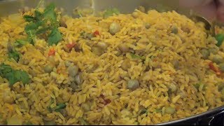 Arroz con Gandules Estilo Puertorriqueño [upl. by Reginnej]