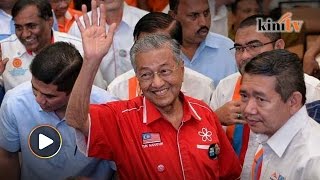 Dr M Whoever fields candidates for threecornered fights supports Najib [upl. by Andre]