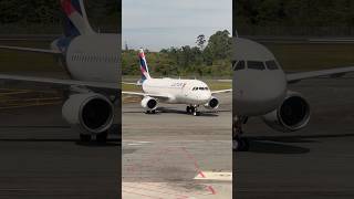 LATAM A320 Llegando a Medellín Rioengro SKRG a320 latam latamairlines airbus avgeek pilot rng [upl. by Bogie434]