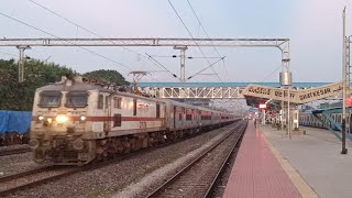 12796 Lingampalli Vijayawada Intercity Express gets no clearance from Ghatkesar Railway Station [upl. by Amalbena880]