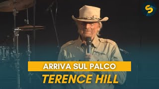 Annibale canta la sua colonna sonora de quotLo chiamavano Trinitàquot e sul palco arriva Terence Hill [upl. by Roinuj]