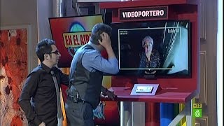 En el aire  Un vecino del polígono irrumpe en el plató para pedirle trabajo a Andreu [upl. by Peednama]